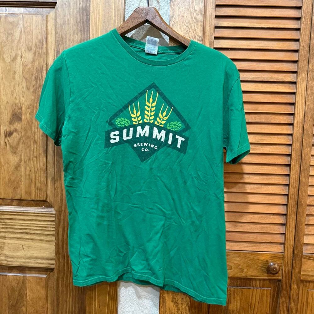 Summit brewing company green tshirt